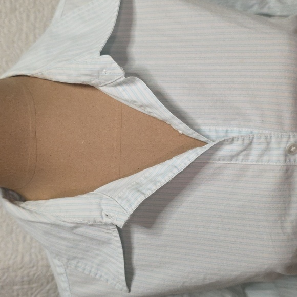 Women's Light Blue & White Striped Top Shirt Blouse Button Down Business Casual - Picture 3 of 8